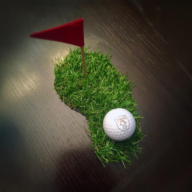 concept-balle-de-golf-produit-promotionnel-imprime