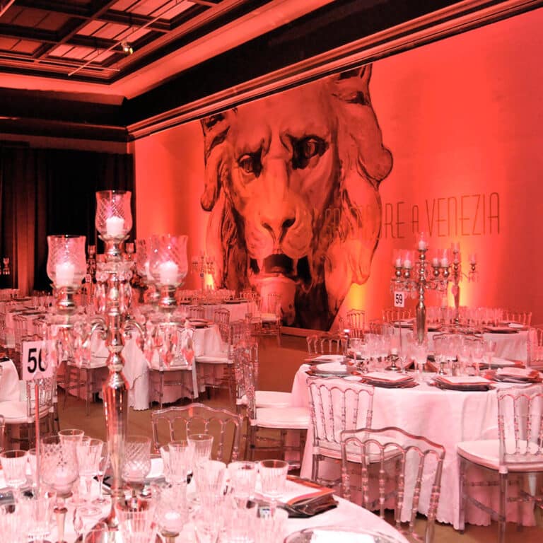 murale-grand-format-lion-musee-des-beaux-arts-de-montreal